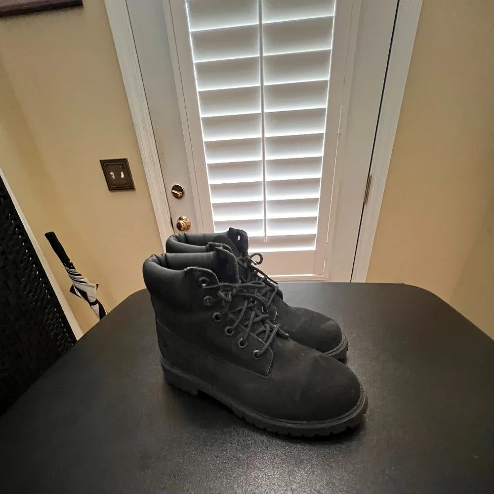 Timberland size 2.5 black 12707 boots